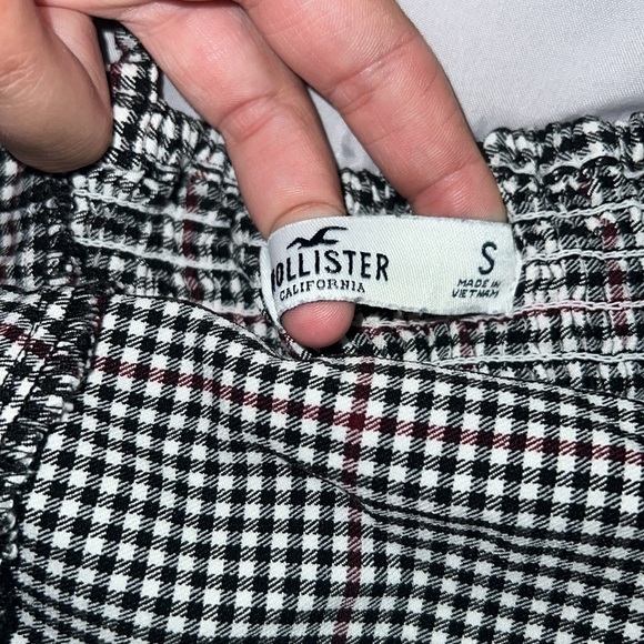 Hollister Crop Top - Picture 3 of 3